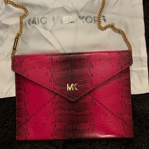Nice MK “Barbara” ultra pink envelope clutch
